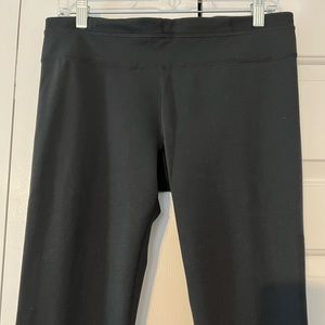 Under Armor Womens running leggings. Large
